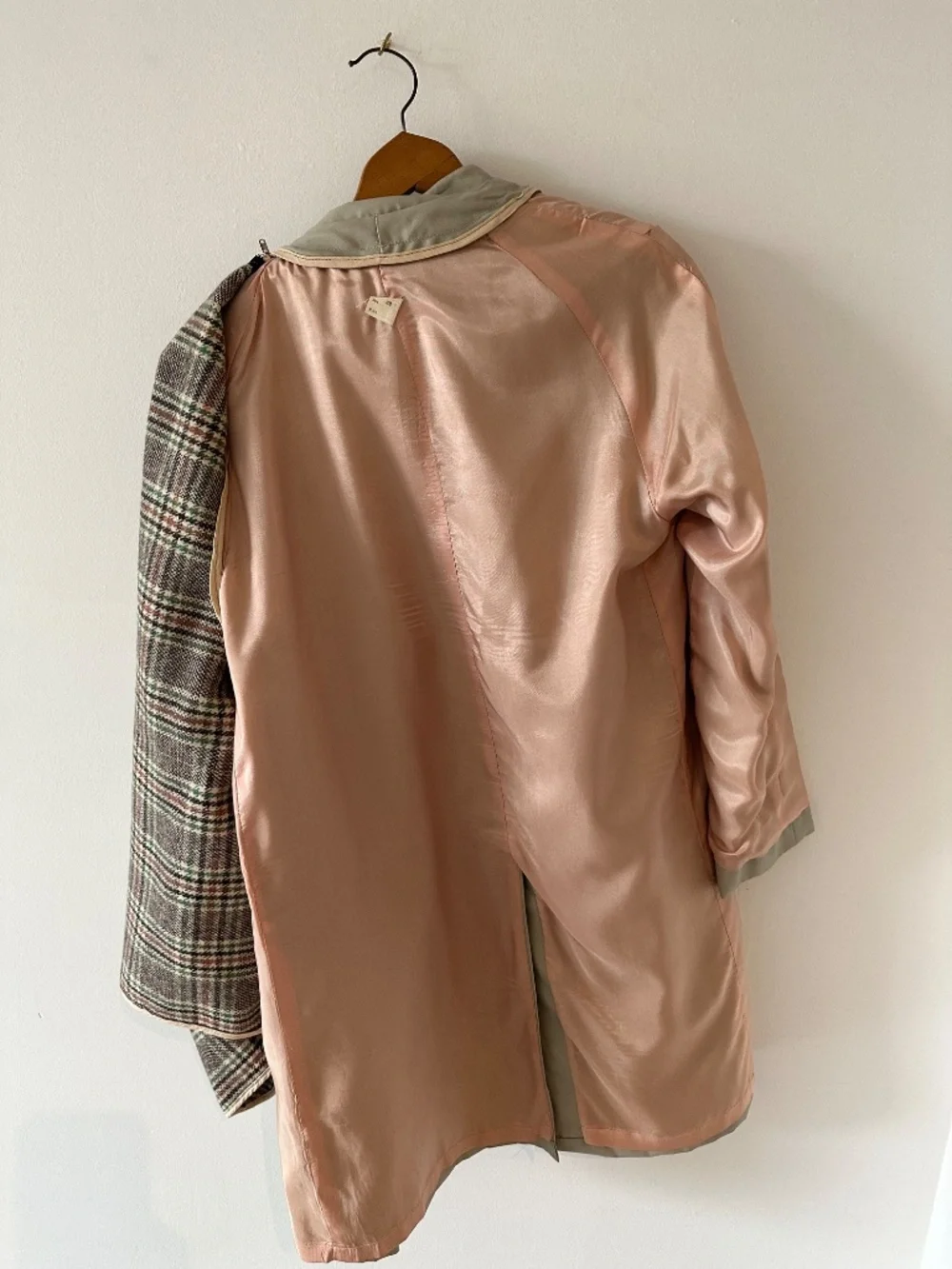 Vintage wool lined, water resistant trench coat - Picture 10 of 13